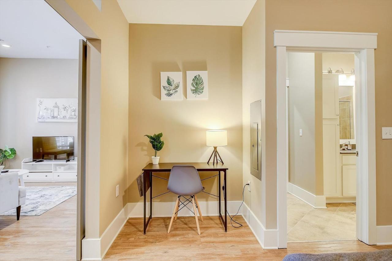 Frontdesk Village At Commonwealth Apts Plaza Midwood Charlotte Pokoj fotografie