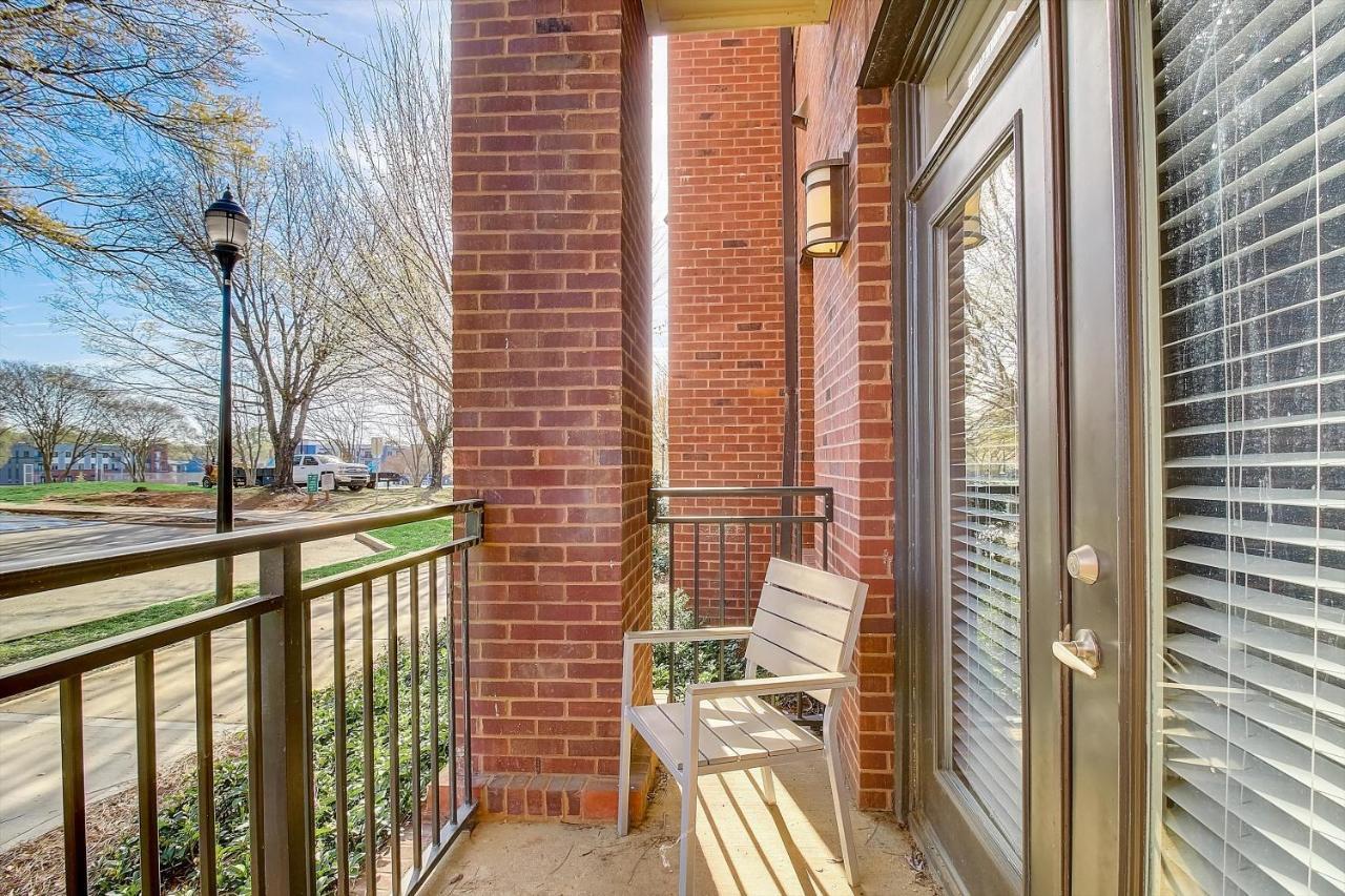 Frontdesk Village At Commonwealth Apts Plaza Midwood Charlotte Pokoj fotografie